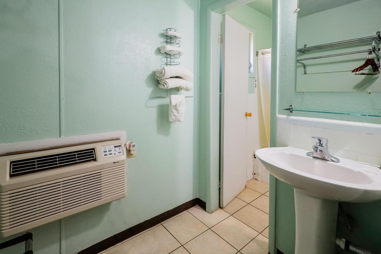 Route 66 Inn Of Santa Rosa, Nm Экстерьер фото